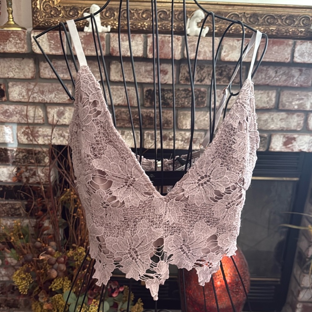 Windsor Lace Crop Top